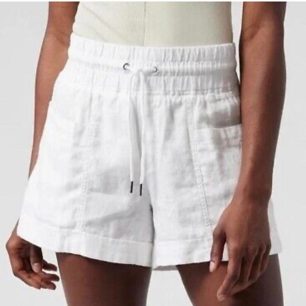 Athleta white pull on Cabo shorts linen 4” drawstring